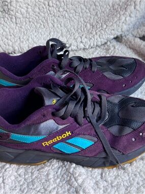 Reebok Aztrek sneakers in the Grey Violet colorway